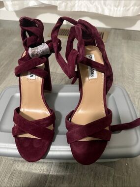 Steve Madden Wine Burgundy Suede Wrap Ankle Block Heels